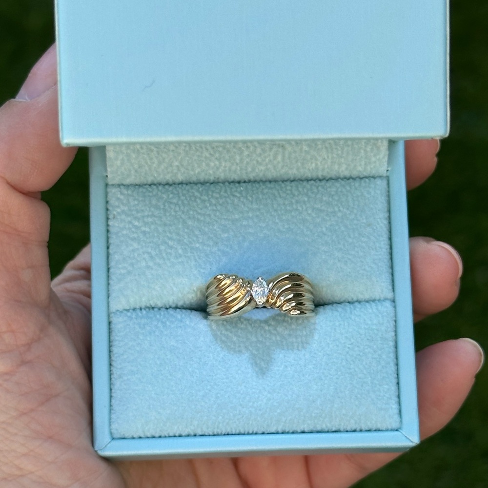 Vintage Marquise Diamond Ring - 14kt Yellow Gold